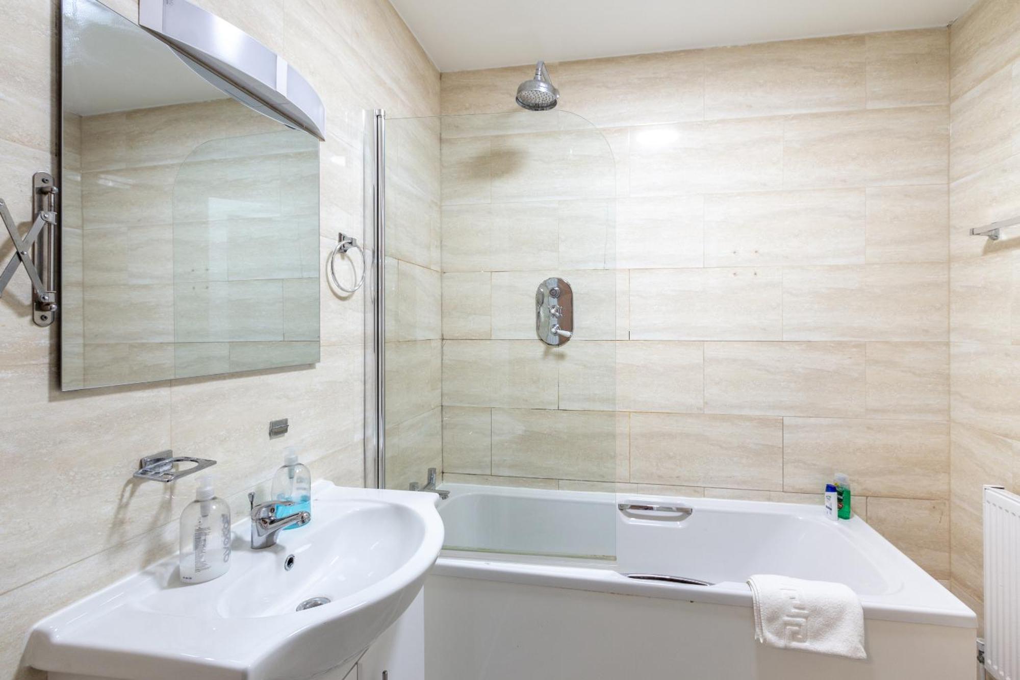 Double Room Private Bathroom