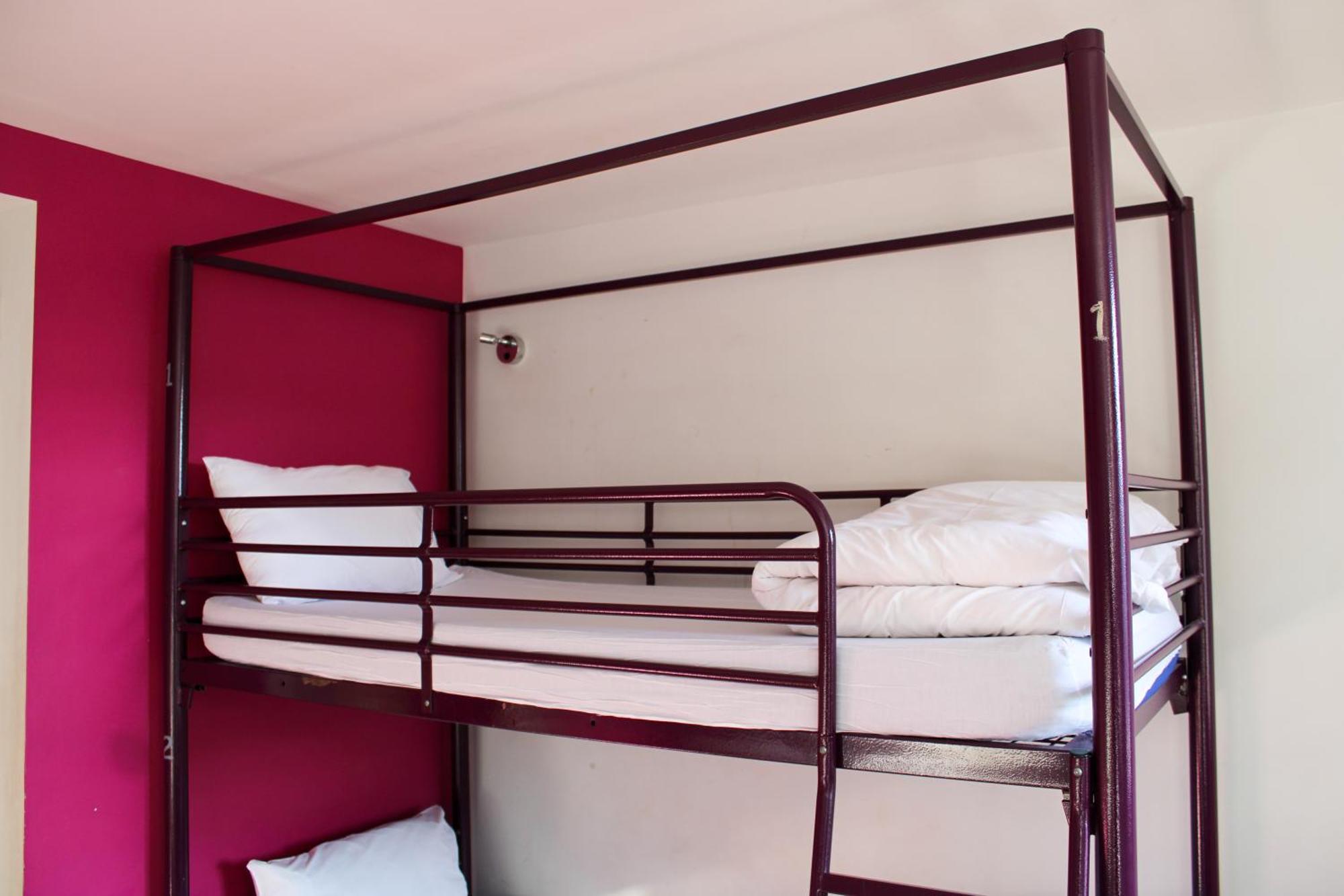 Bed 6-Bed Mixed Dorm