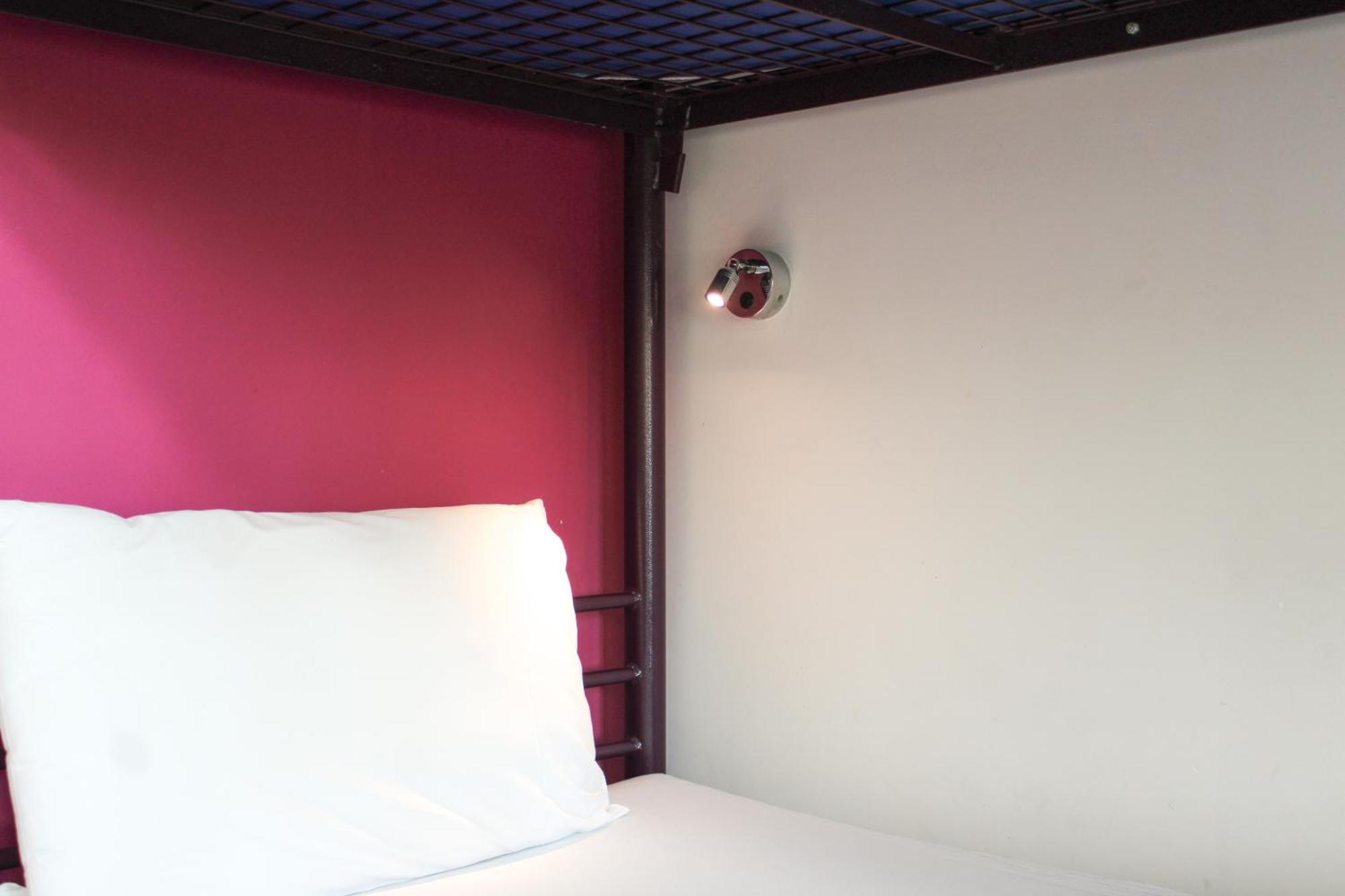 Bed 8-Bed Mixed Dorm Ensuite