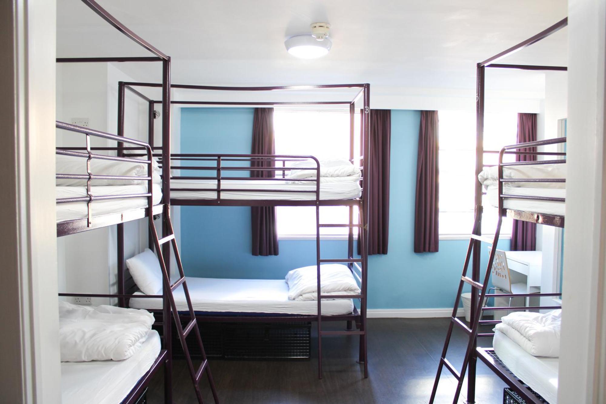 Bed 6-Bed Mixed Dorm