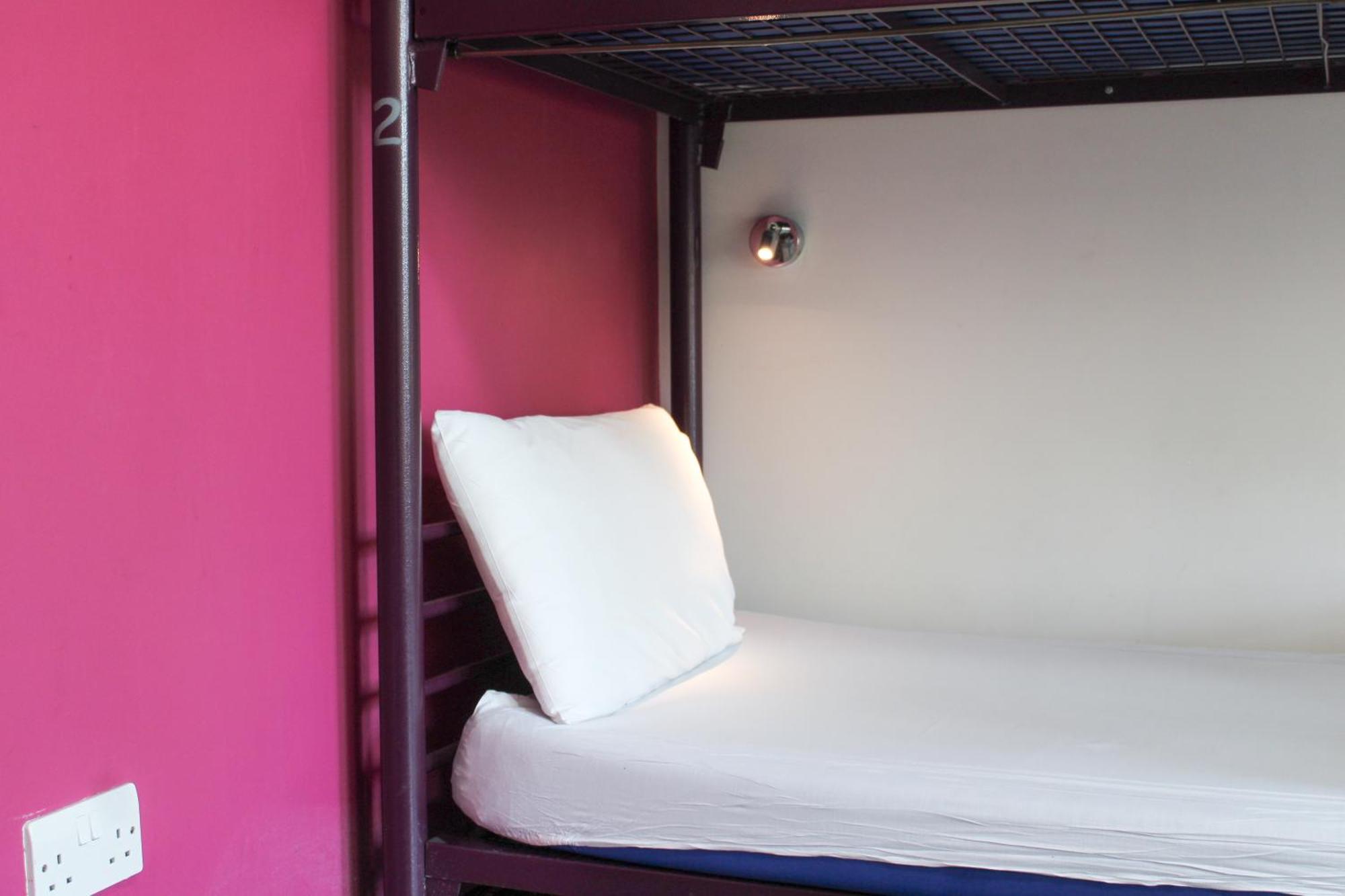 Bed 8-Bed Mixed Dorm Ensuite