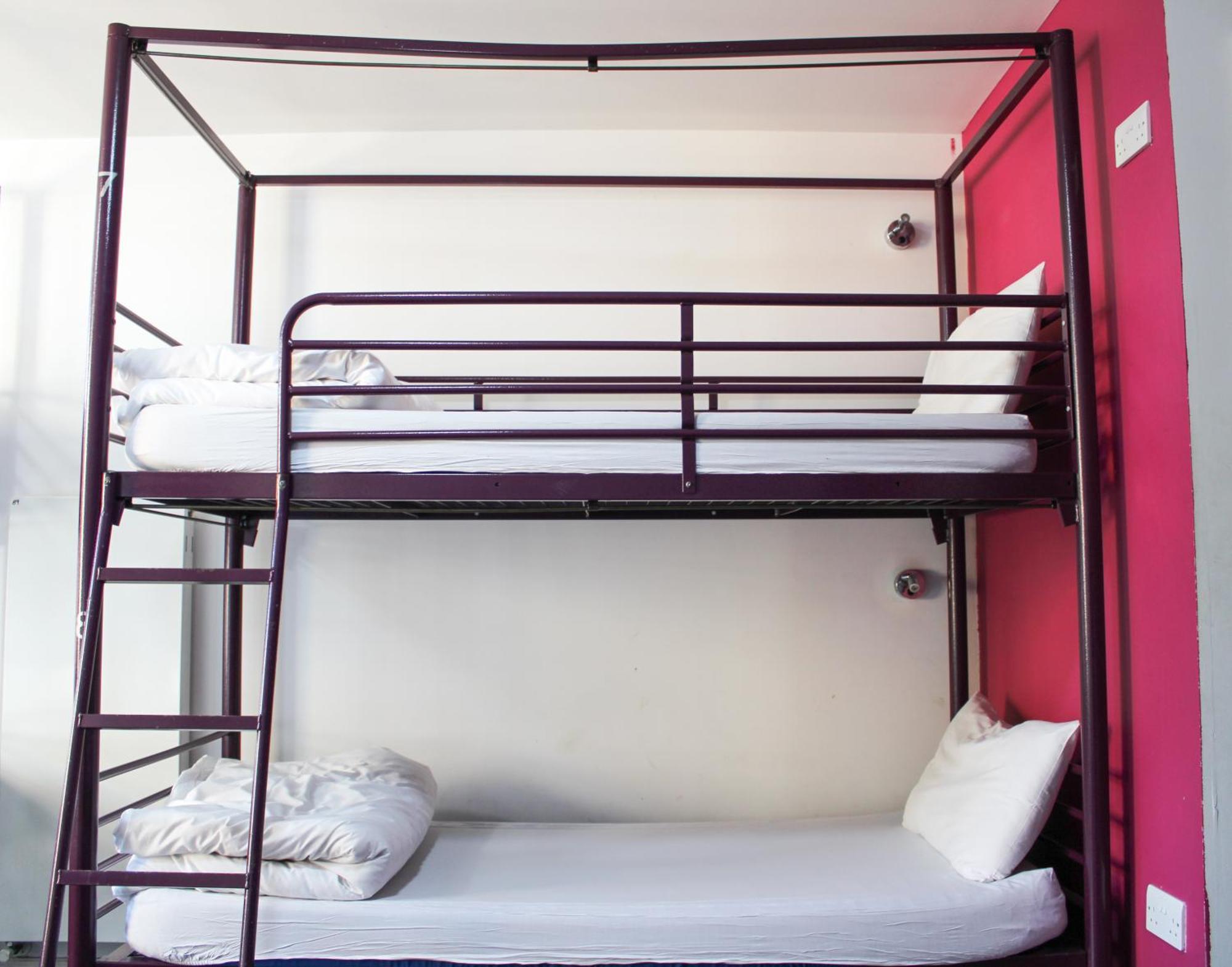 Bed 8-Bed Mixed Dorm Ensuite