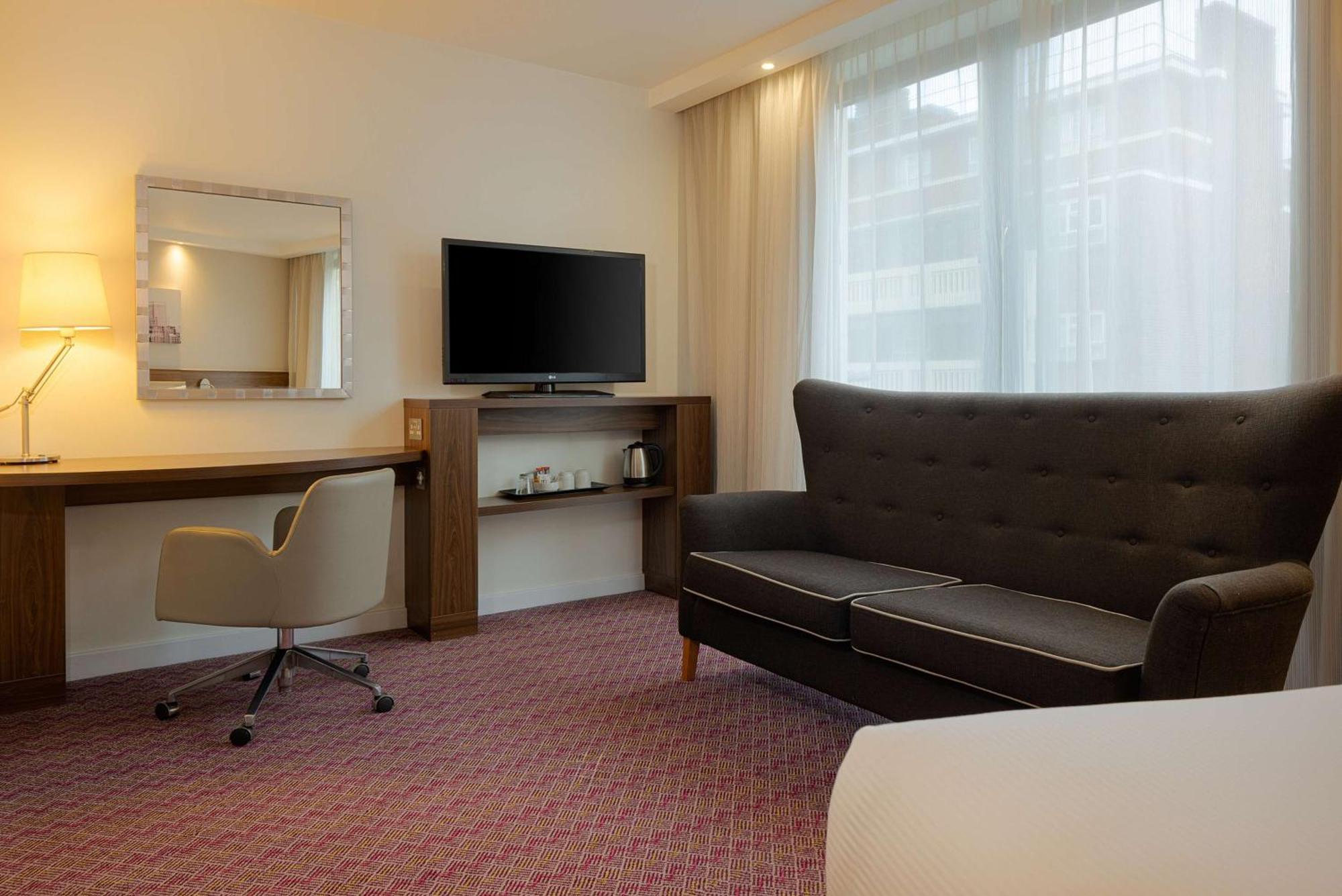 Queen Room City View Disability Access