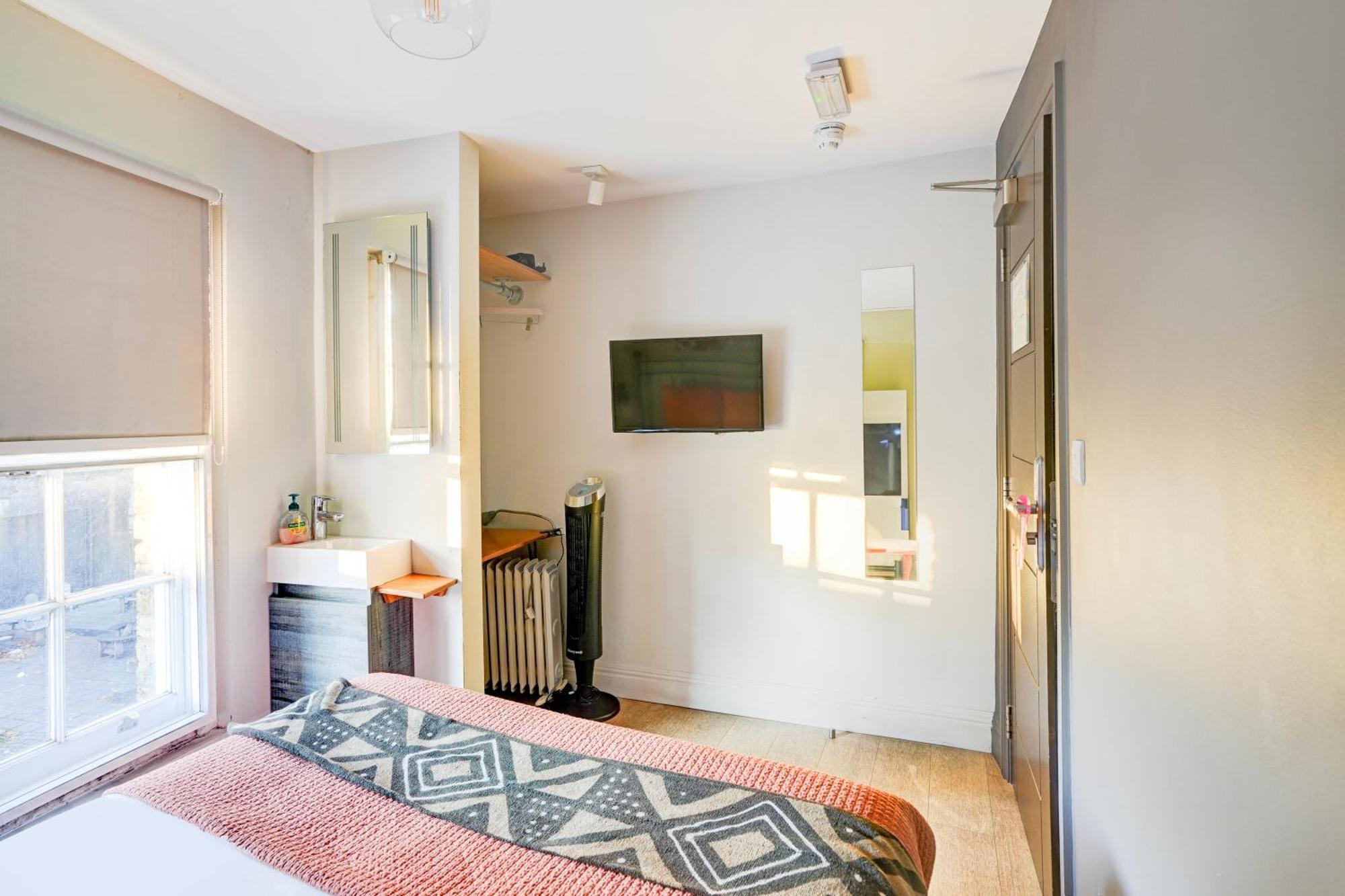 Standard Double Room - Shared