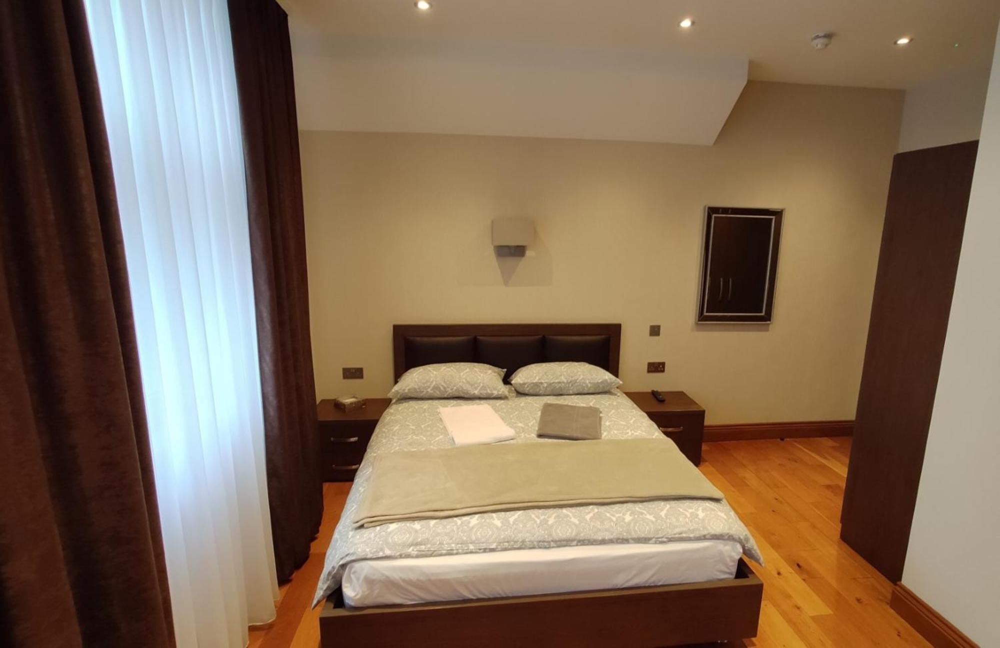 Deluxe King Room