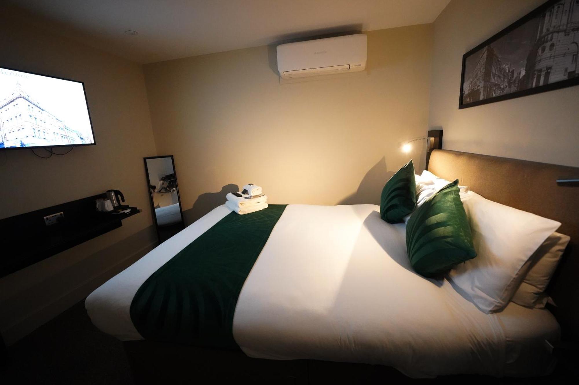 Double Room No Window