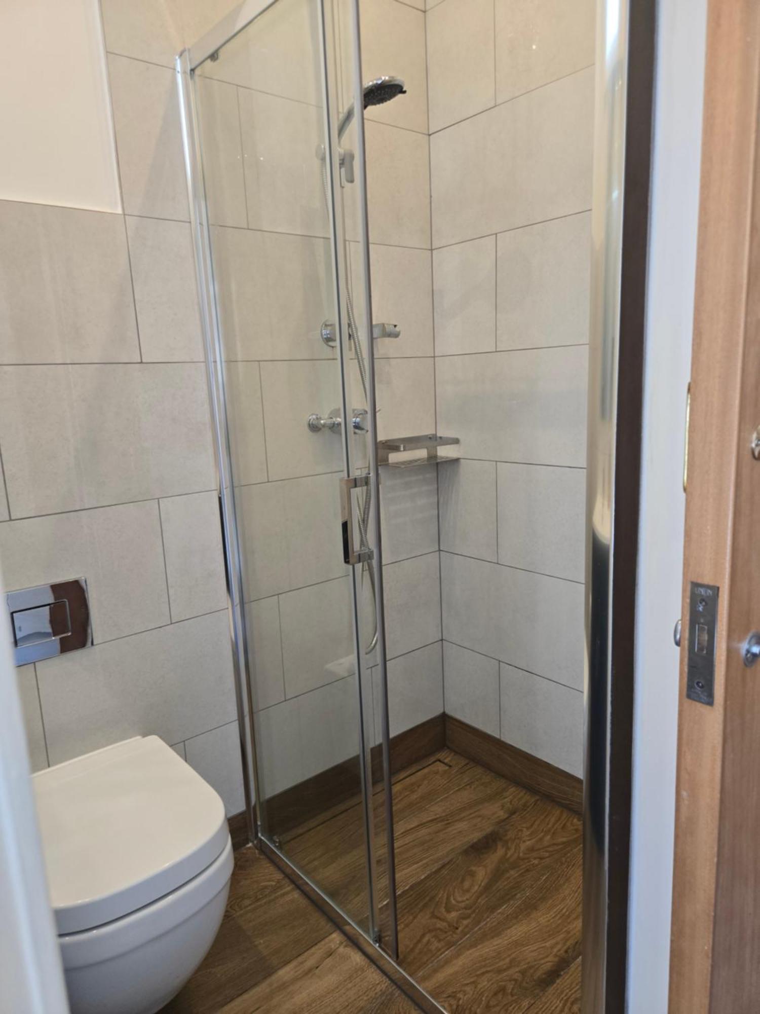 Double Room Private Bathroom