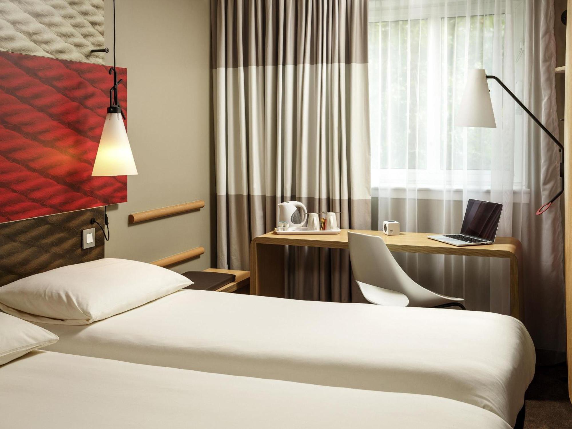 Standard Twin Room - Disability Access