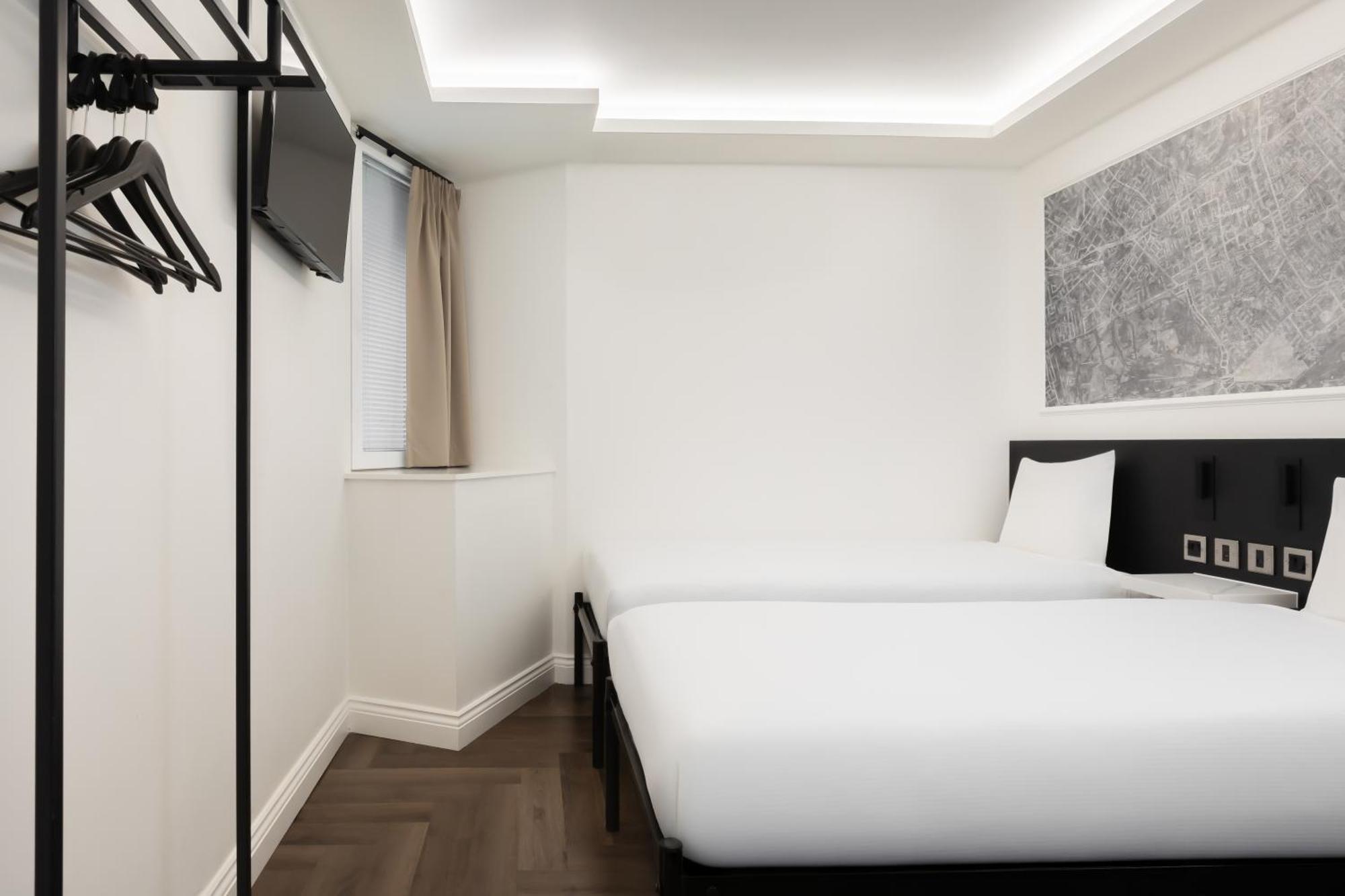 Signature Twin Room
