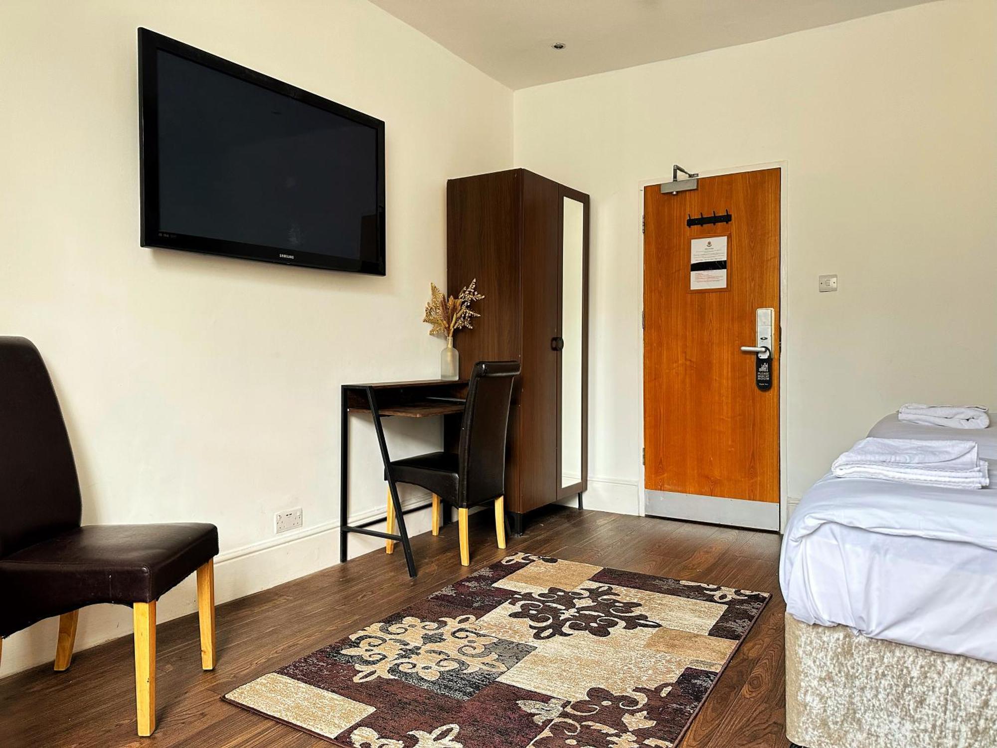 Standard Twin Room