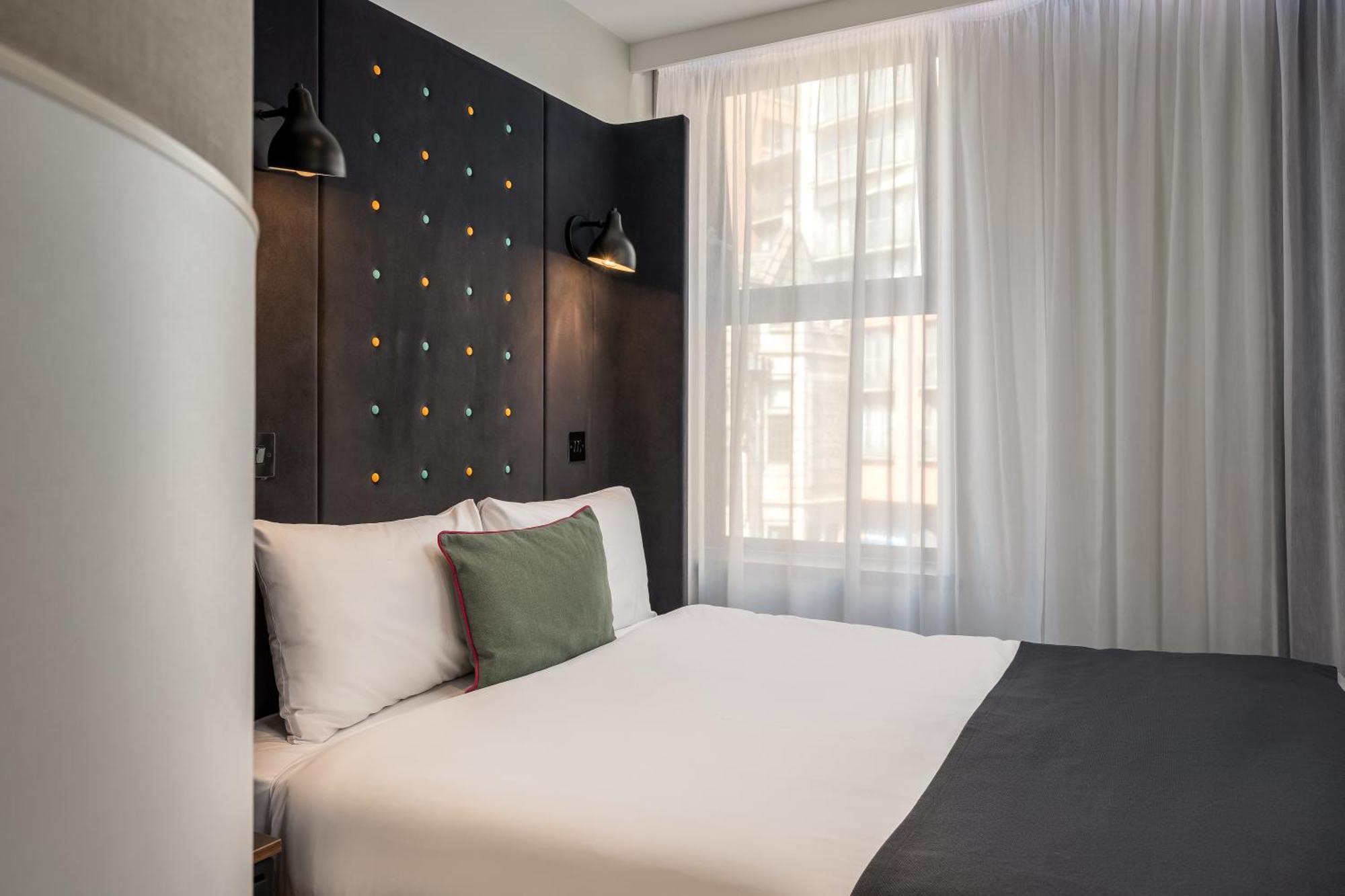 Cosy Double Room Window