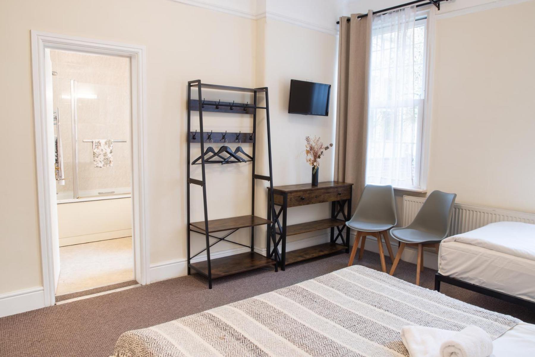 Family Room with Bathroom (4 Adults)