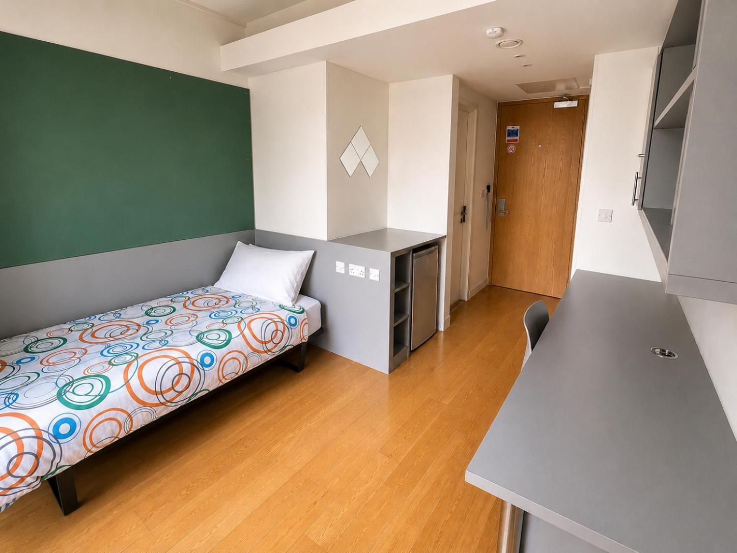 Single Room Private Bathroom