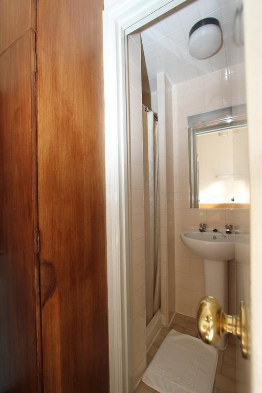 Single Room,710834905:JPEG