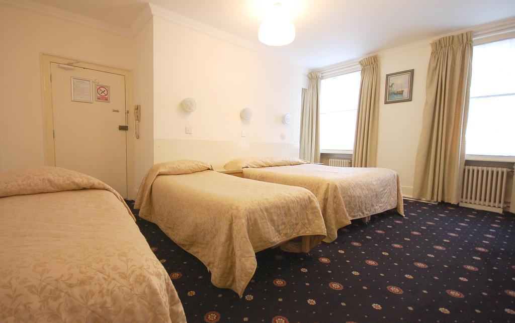 Quadruple Room with Bathroom