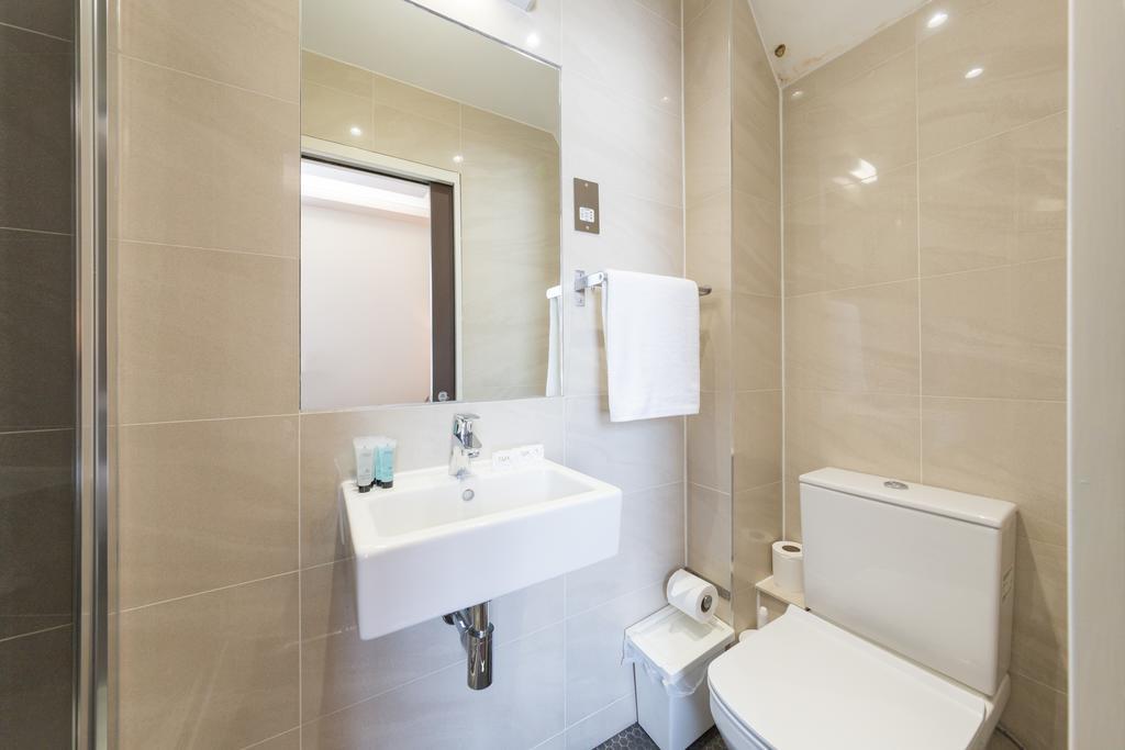 Triple Room Private Bathroom