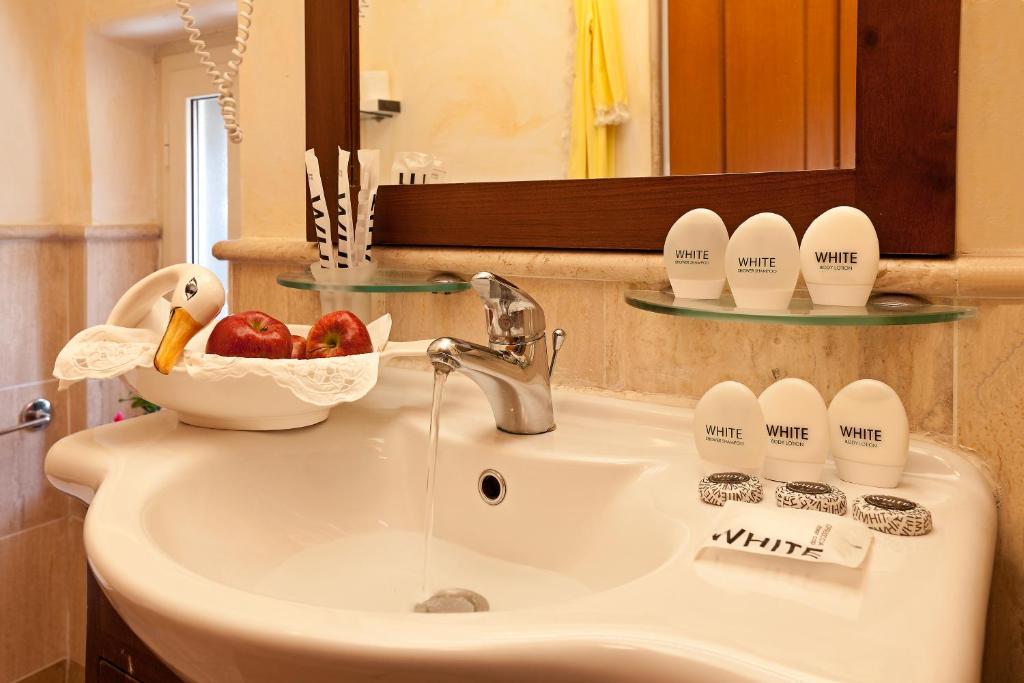Standard Double Room with Single Sofa Bed and Free Hot Breakfast