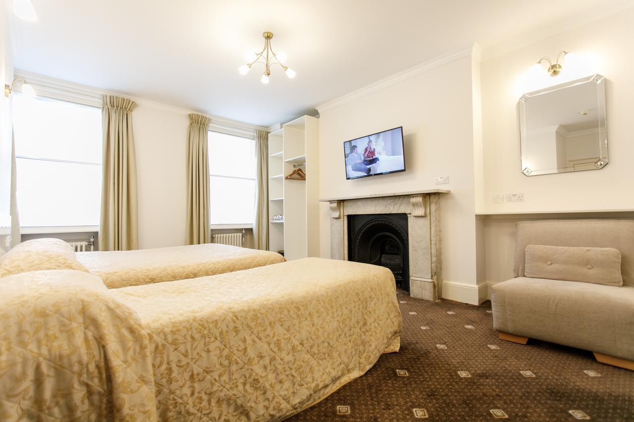 Triple Room with Bathroom