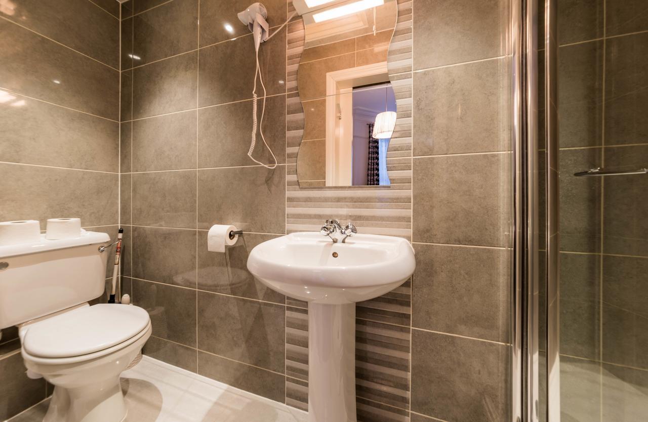 Single Room,670489515:JPEG