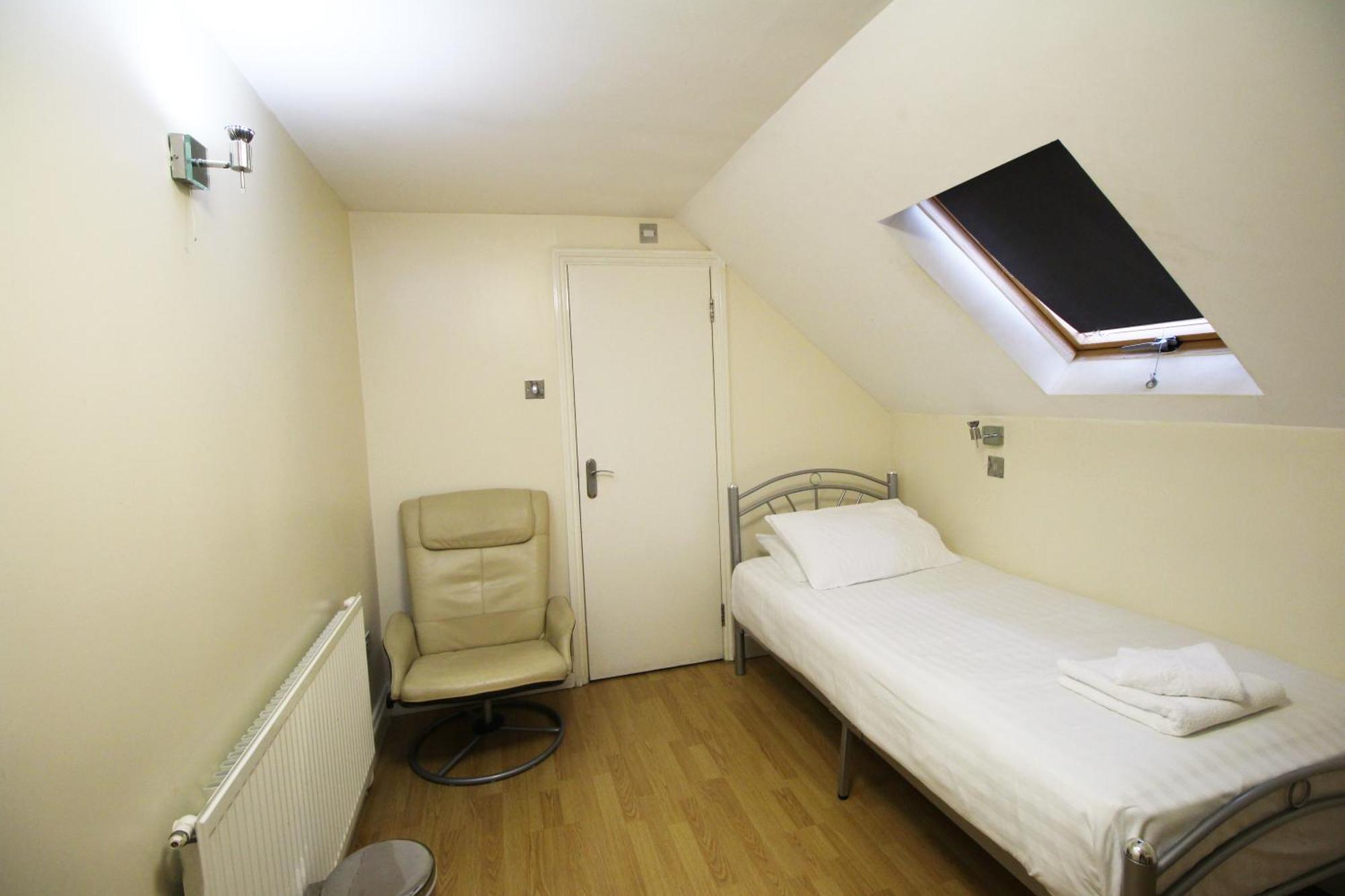 Single Room Private Bathroom