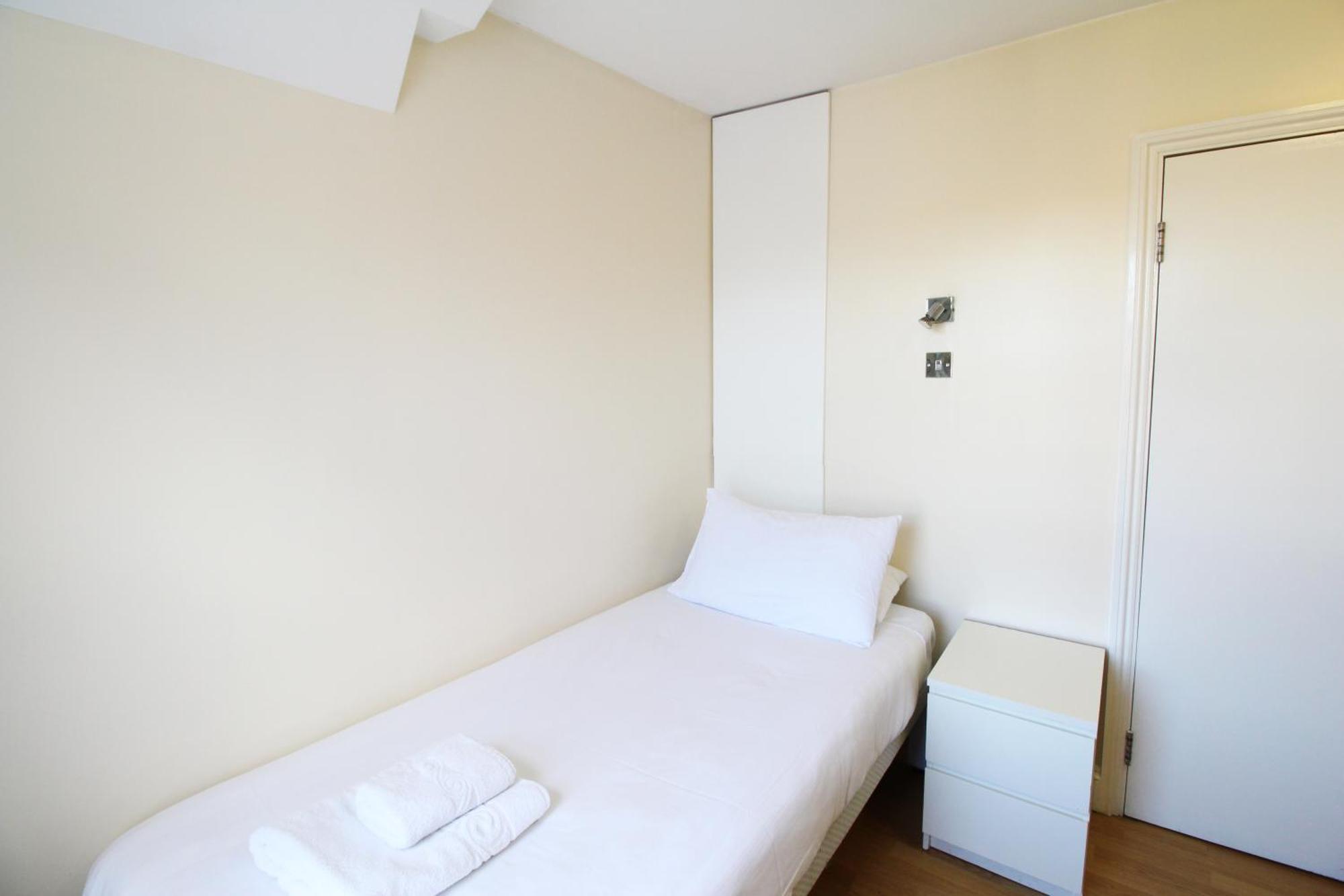 Single Room Private Bathroom