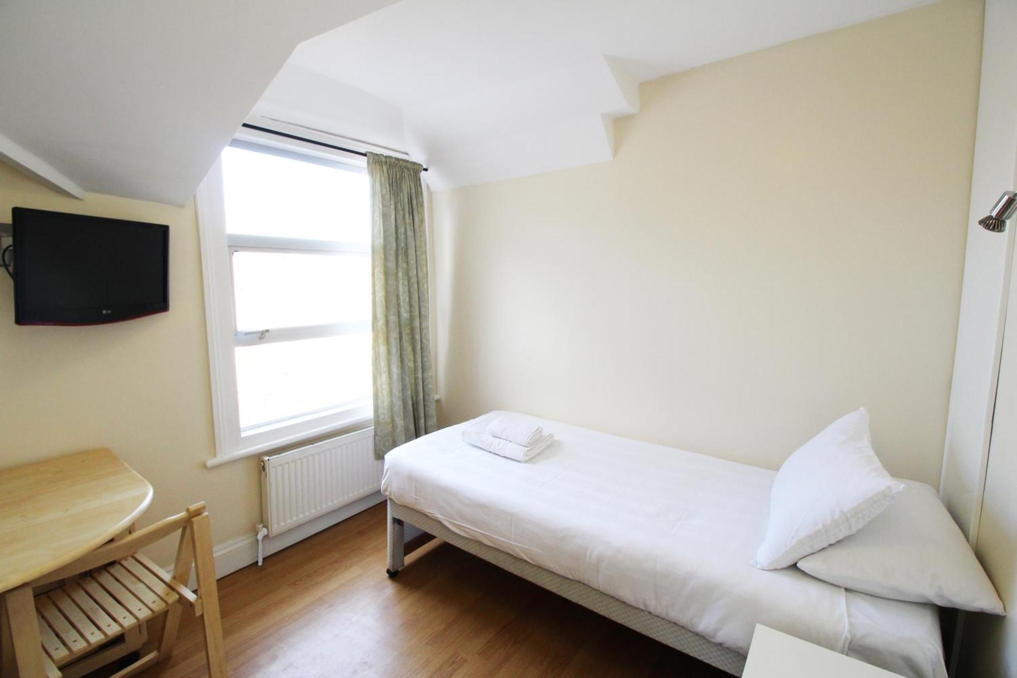 Single Room Private Bathroom