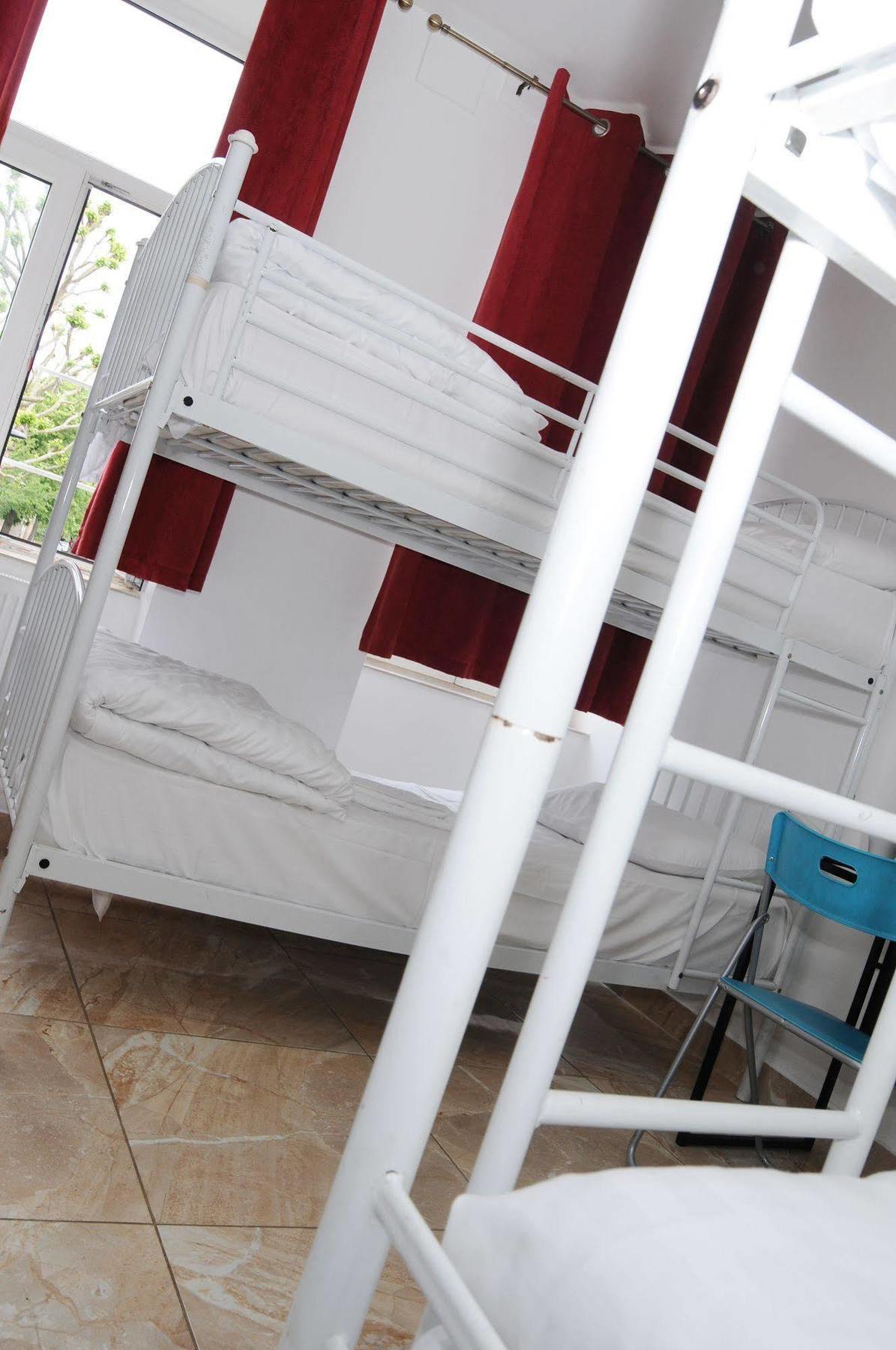 Quadruple Room Shower