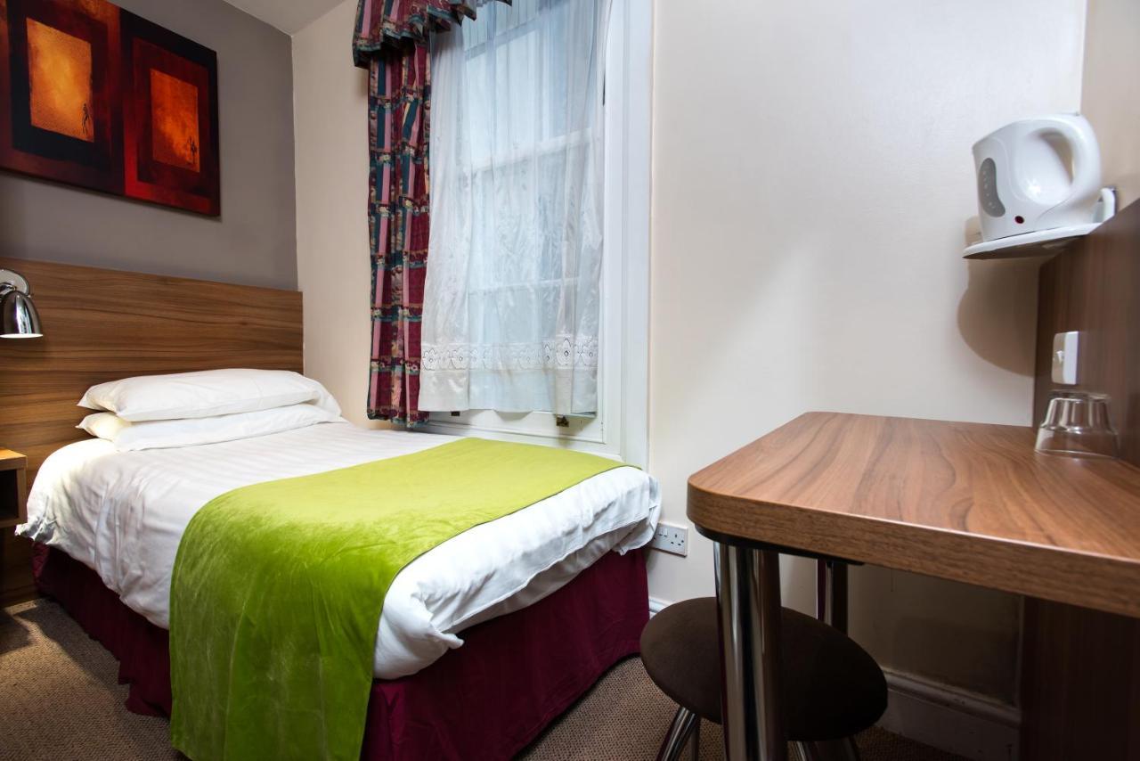 Double Room Shared Toilet