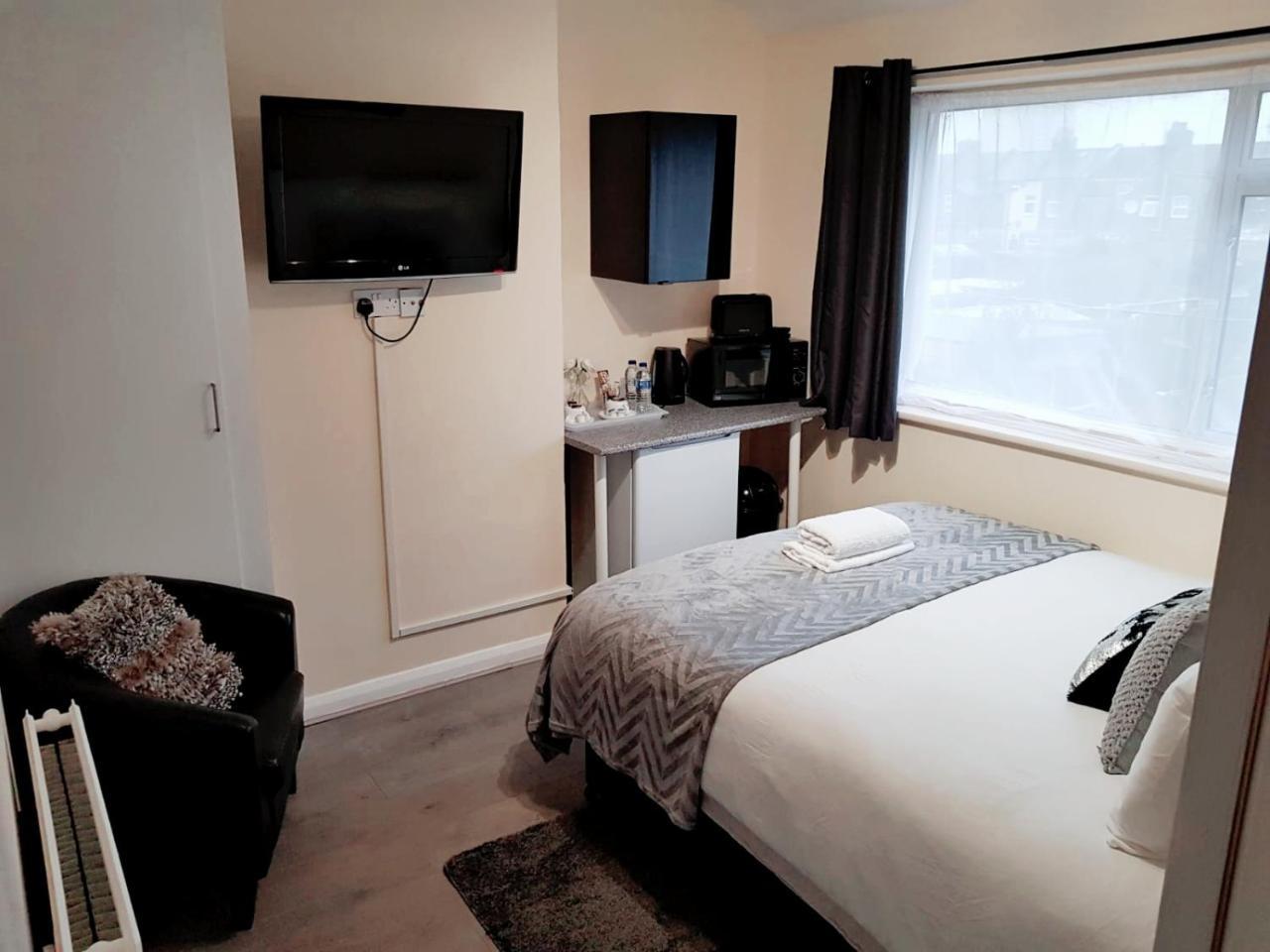 Double or Twin Room Garden View
