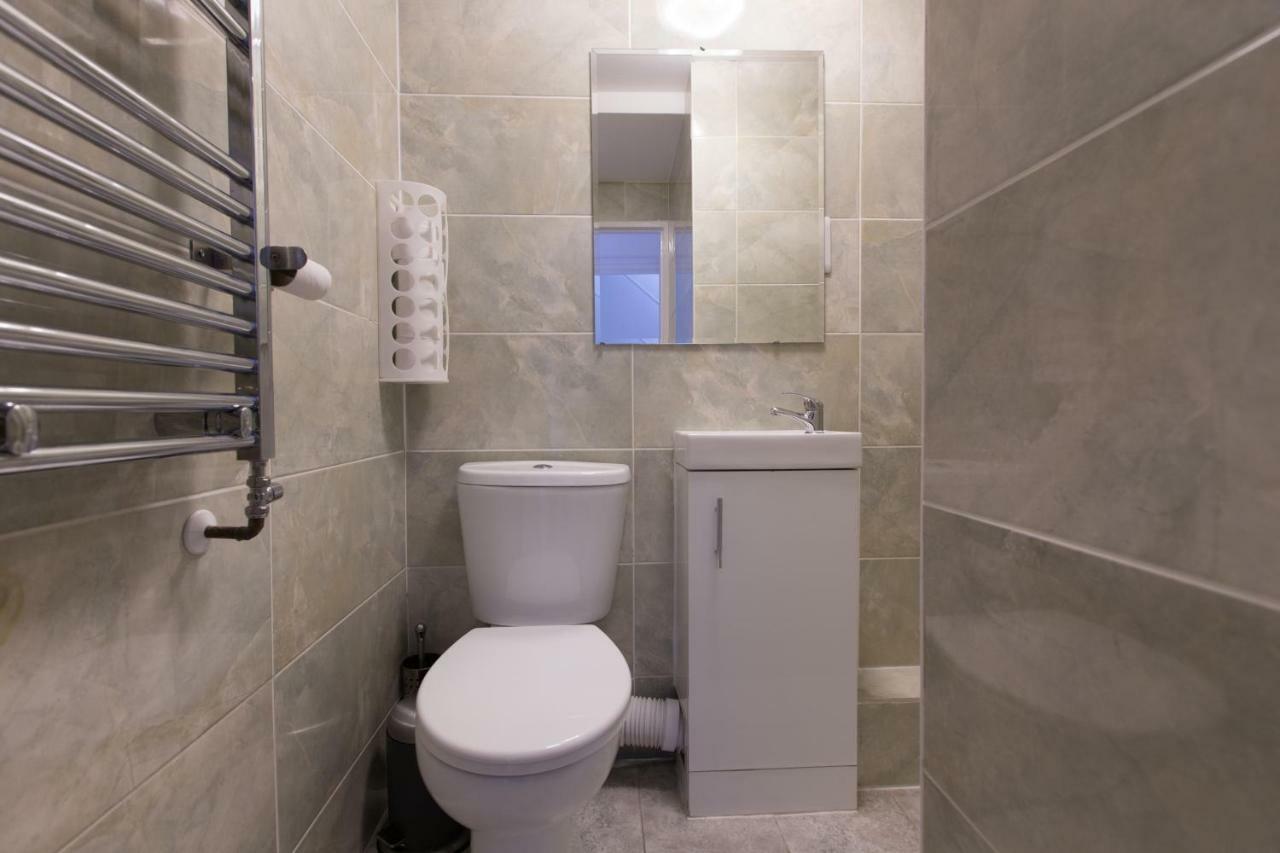 Single Room with Shared Bathroom