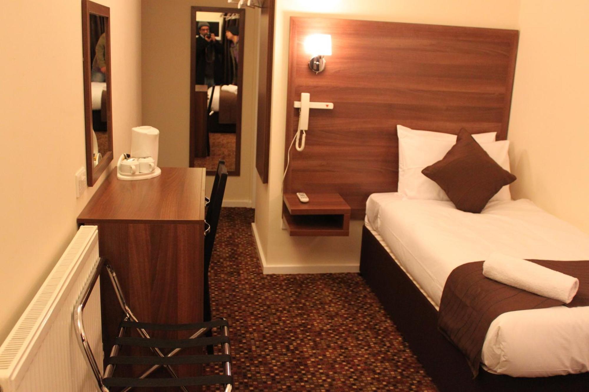 Standard Single Room Annex Building 30 seconds walk from main building