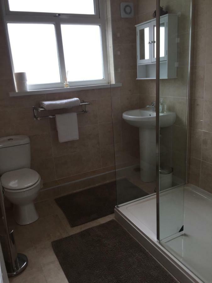 Triple Room Private Bathroom,860751947:JPEG