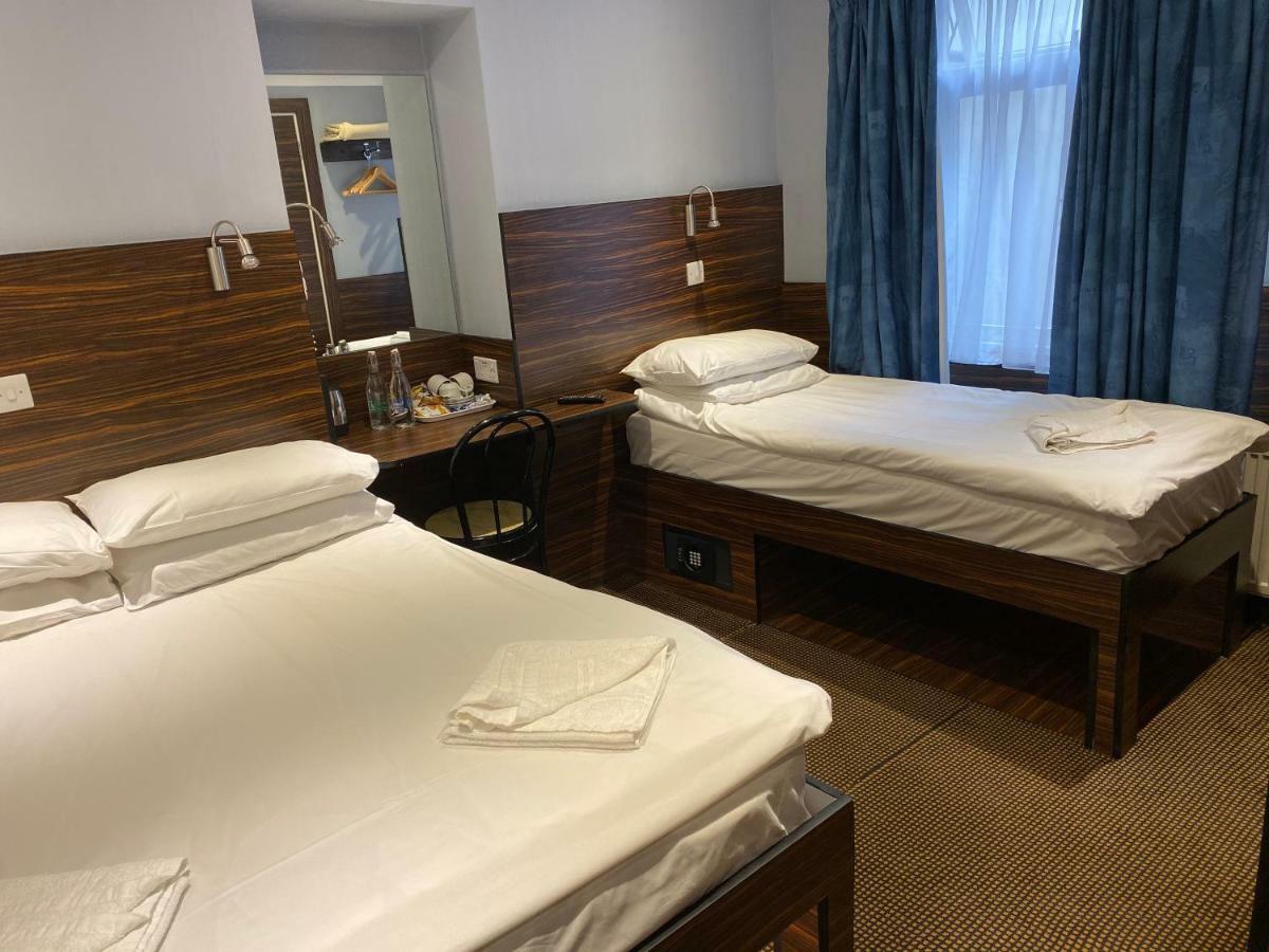 Triple Room,912871459:JPEG