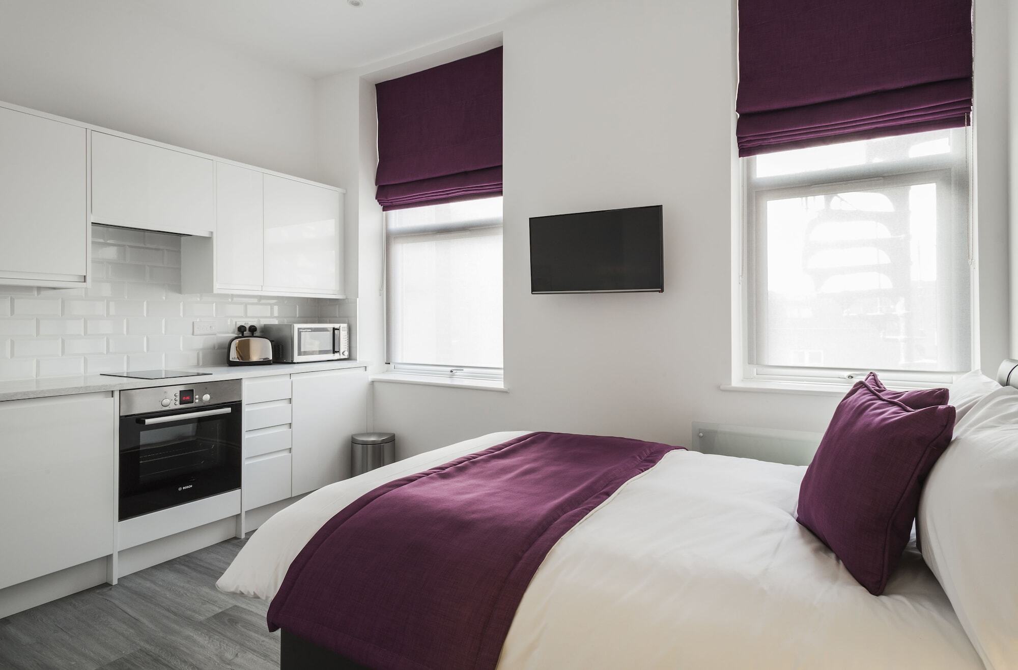 Small Double Room with Shared Bathroom