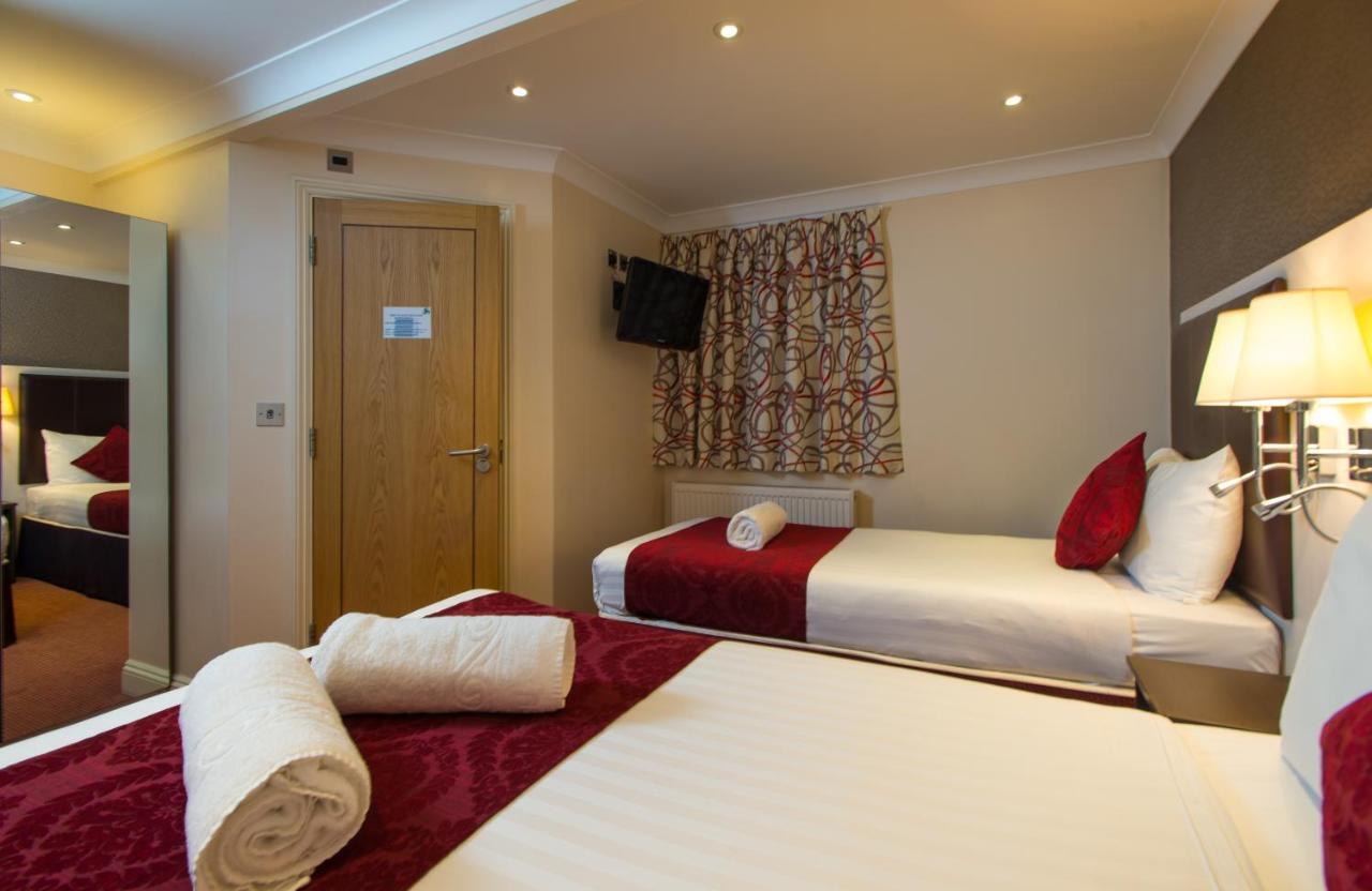 Standard Double Room Two Double Beds Non-Smoking