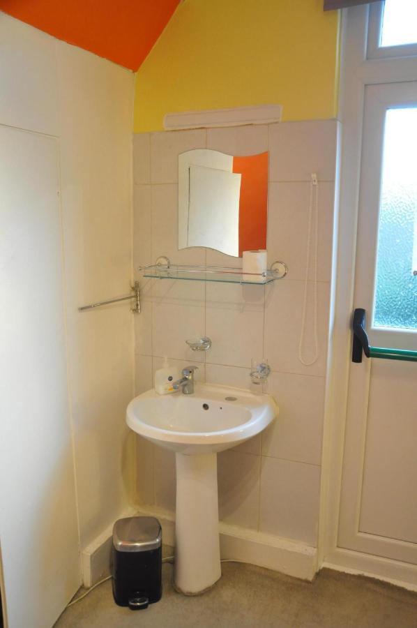 Budget Double Room with Shared Bathroom - Attic,944323099:JPEG