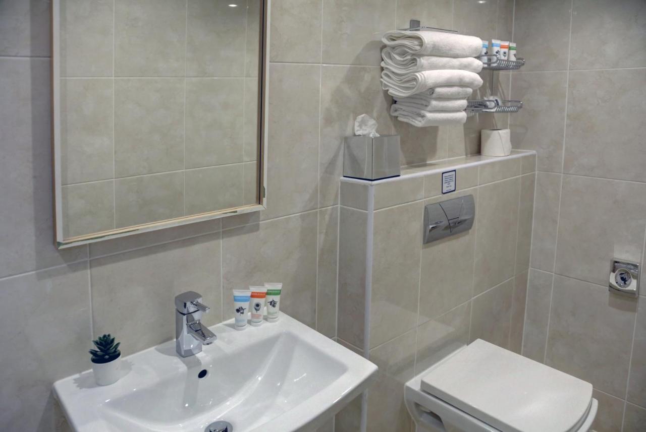 Standard Twin Room - Non-Smoking
