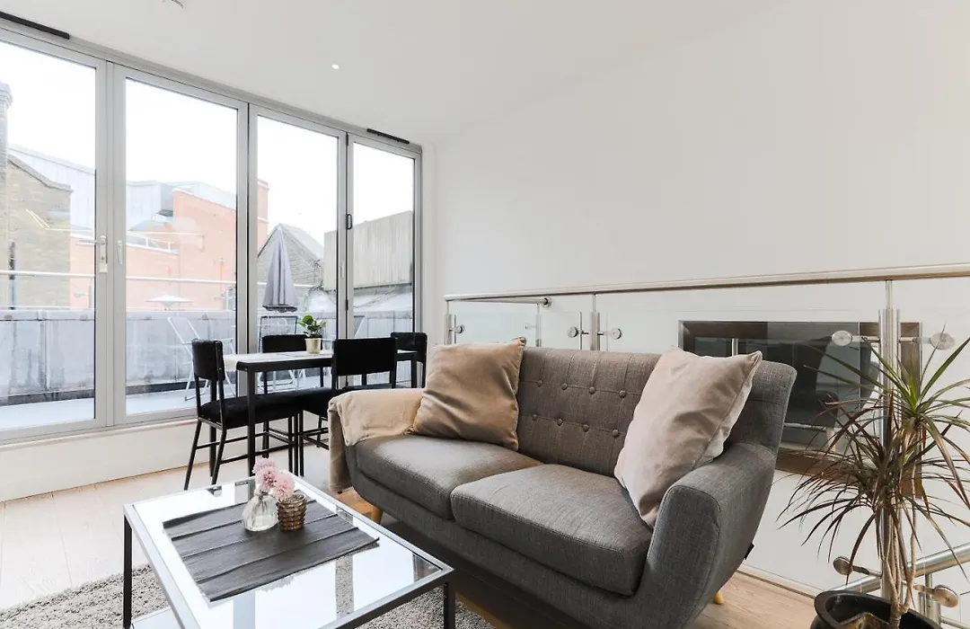 Trafalgar Square By Excel Apartments-1