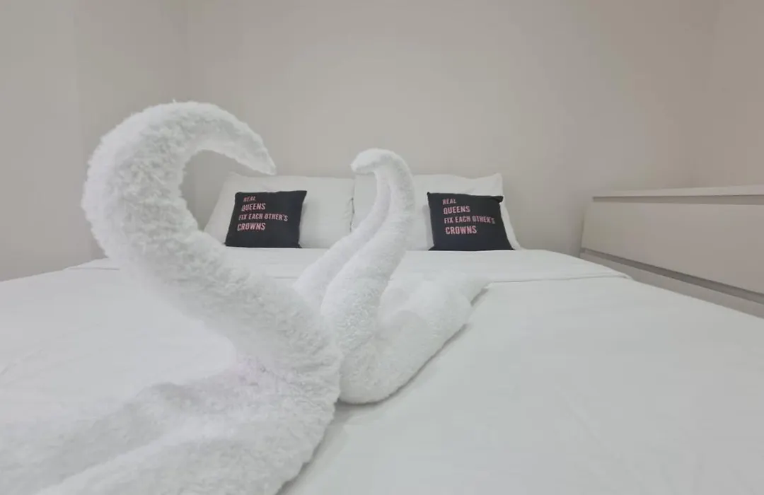 Mile End- Prime Location-1