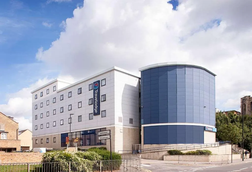 Travelodge Kew Bridge-1