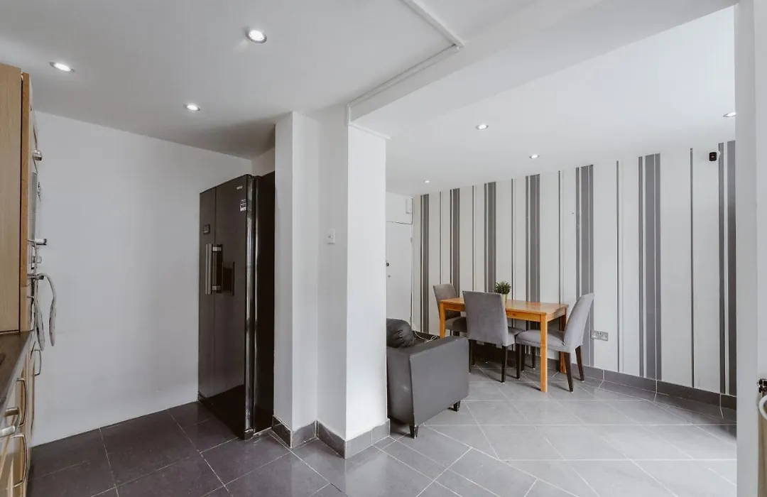 Great Rooms In Stepney Green Station - 12-1