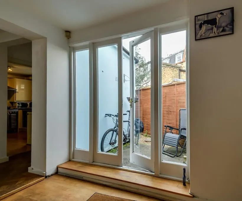 1 Bed Townhouse In Battersea Close To River Thames-1