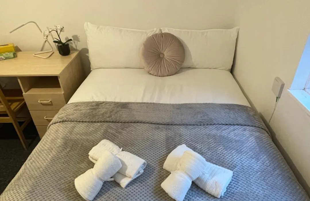 Lovely Triple And Quadruple Rooms In Euston & Square In Central London-1