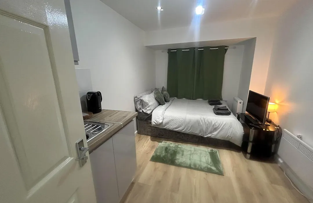 Studio Guest Room-1