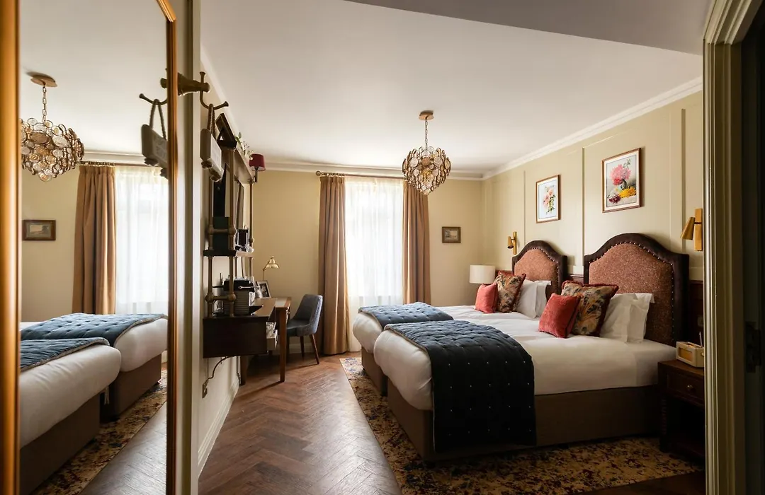Coach & Horses Hotel-1