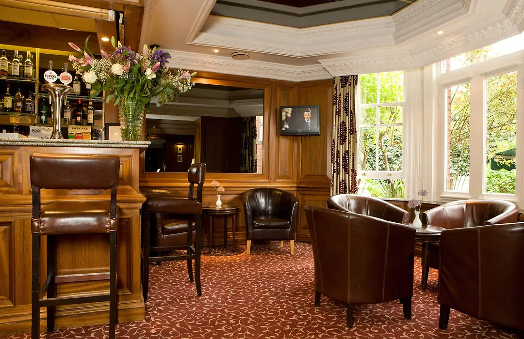 Best Western Burns Hotel Kensington-1