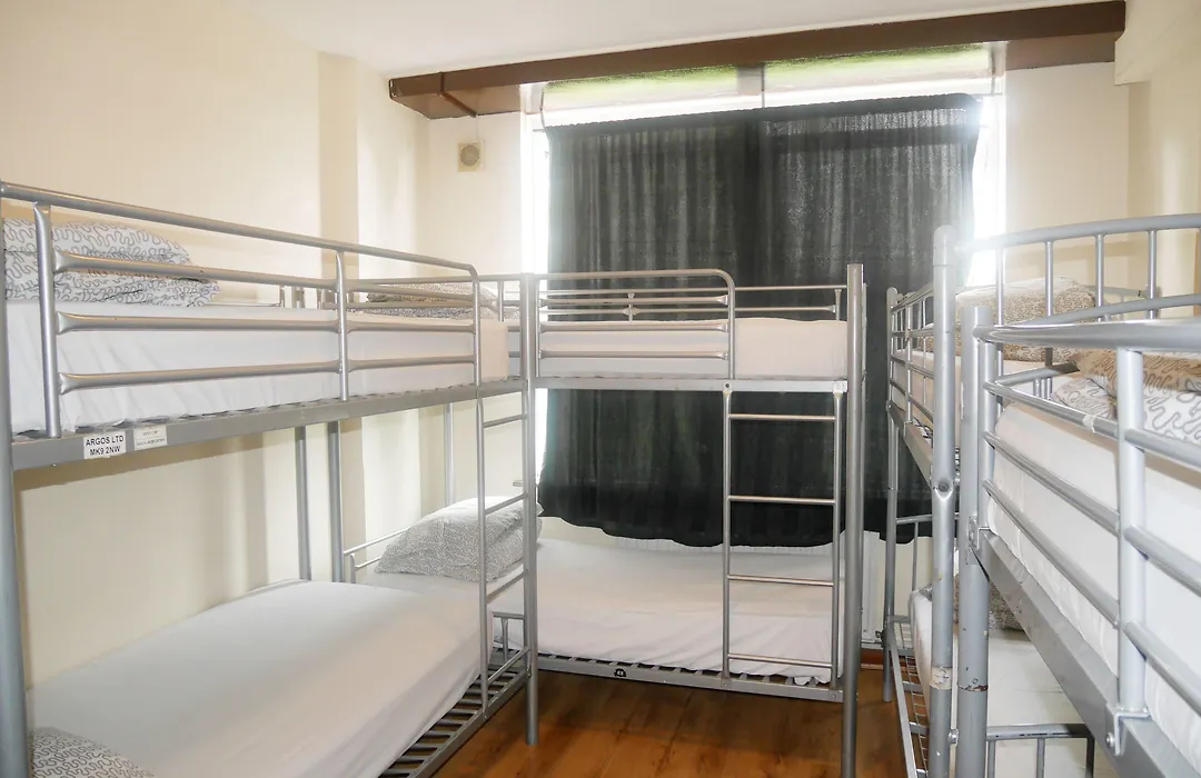 Kensal Green Backpackers-1