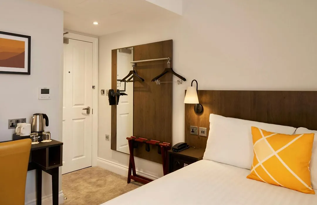 Four Points Flex By Sheraton London Kensington Olympia-1