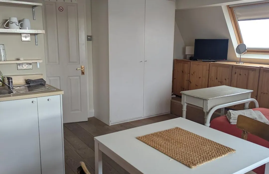 Brookview Guest House-1