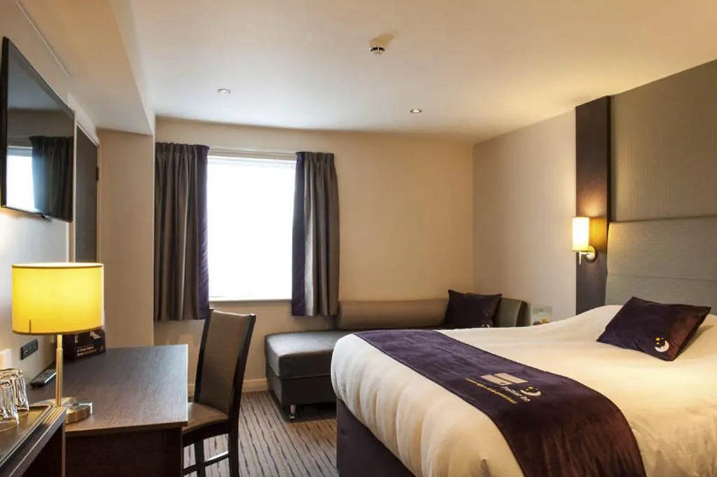 Premier Inn London Wandsworth-1